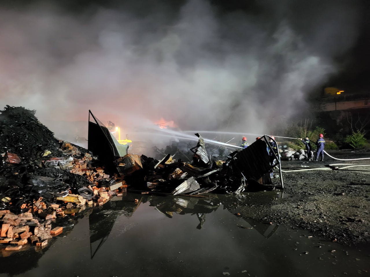 Thông tin về cháy bãi phế liệu thôn 6 Do Nha, Tân Tiến, An Dương